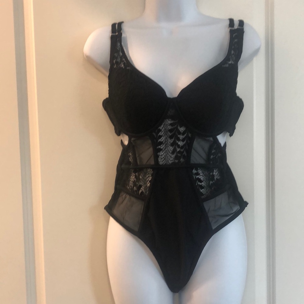 Bluebella strappy  underwire black lace & mesh bodysuit, size US 34 DDD, New
